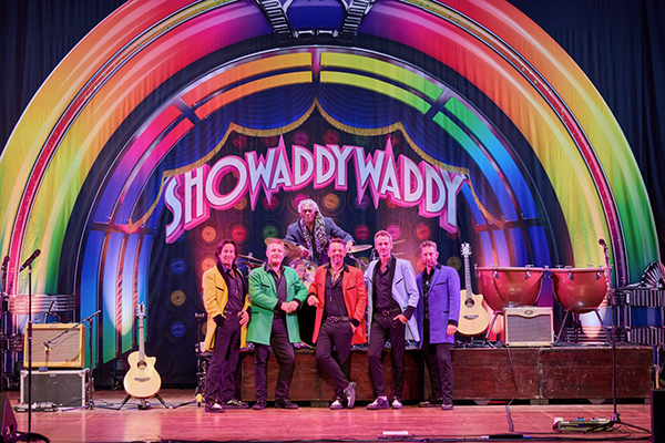 Showaddywaddy
©Phil Crow www.philcrow.com phil@philcrow.com
+44 7787155852