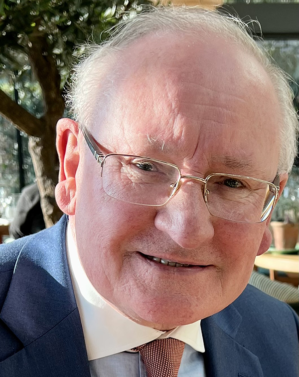 CHESTERFIELD MOURNS THE LOSS OF ONE OF ITS LAST GREAT GENTLEMAN SHOPKEEPERS