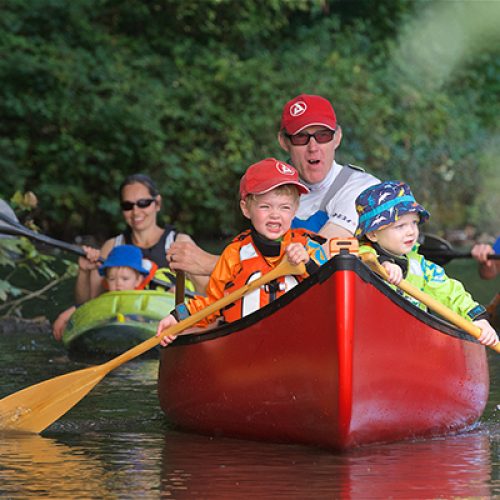 Participate in, or come and watch one of the highlights of the Belper250 calendar – Paddle Peak’s Derwent River Cruise!