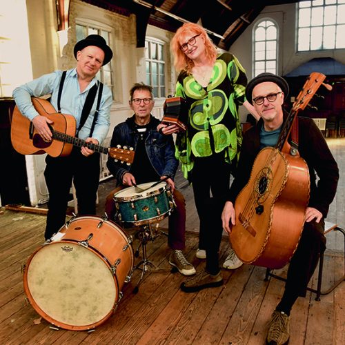 Celebrity Interview – Fairground Attraction